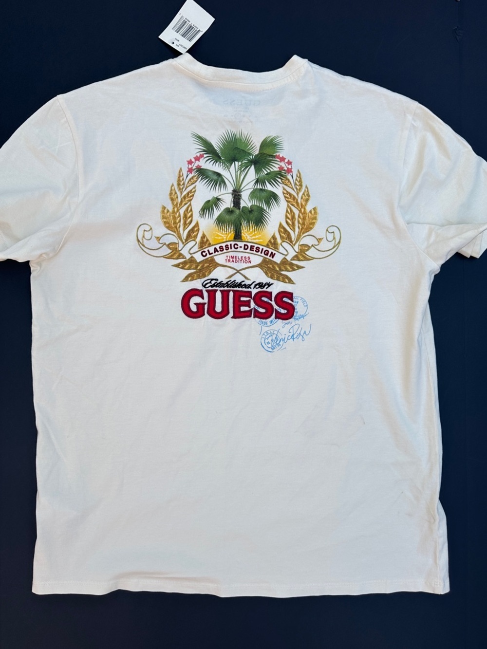 New GUESS White Short-Sleeve Tee with Tropical Crest Graphic SZ L - Picture 4 of 9